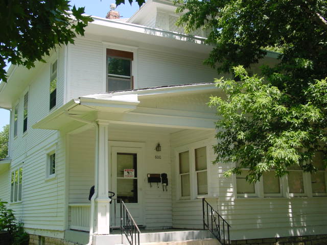 Entrada principal - 800 Laramie St