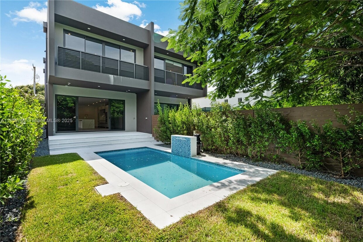Foto principal - 2840 SW 32nd Ct