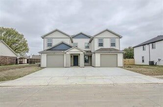 Building Photo - 825 Juno Ln