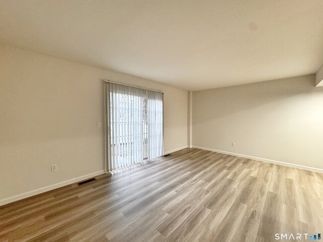 Building Photo - 22 Ferris Ave