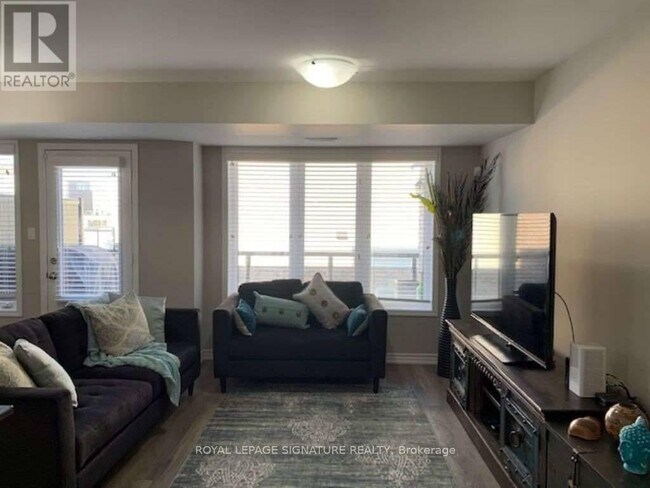 Building Photo - 36 Daylily Ln