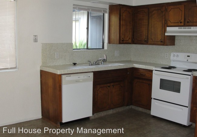 Building Photo - 2 br, 2 bath Apartment - 39 Carmelita