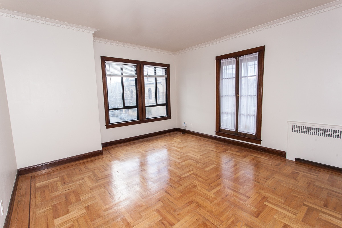 Living Room - 394 31st Ave