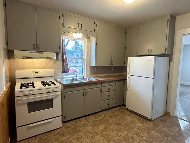 Building Photo - 334 E Elizabeth St