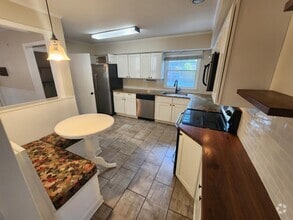 Building Photo - 5014 Spartan Dr