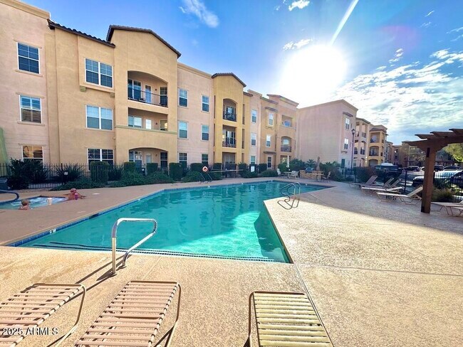 Foto del edificio - 14575 W Mountain View Blvd