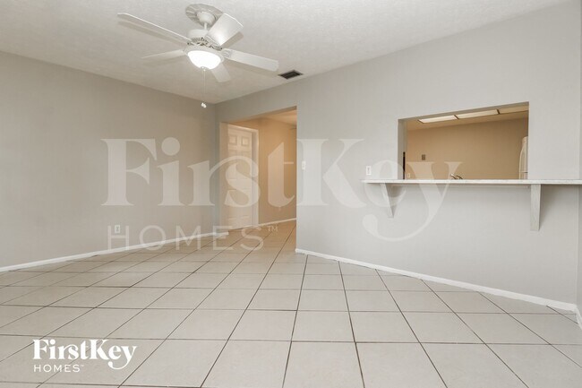 Foto del edificio - 2161 Tropic Ave