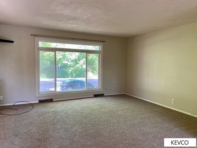 Foto del edificio - Spacious Home with Great Layout for Roommates!