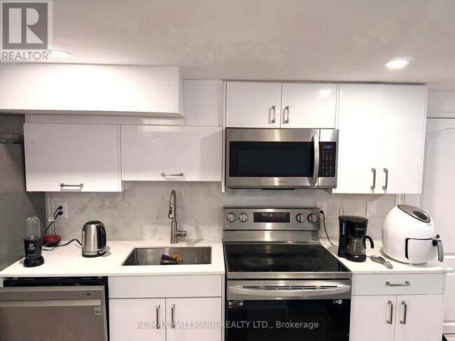 Building Photo - 255 Ashlar Rd