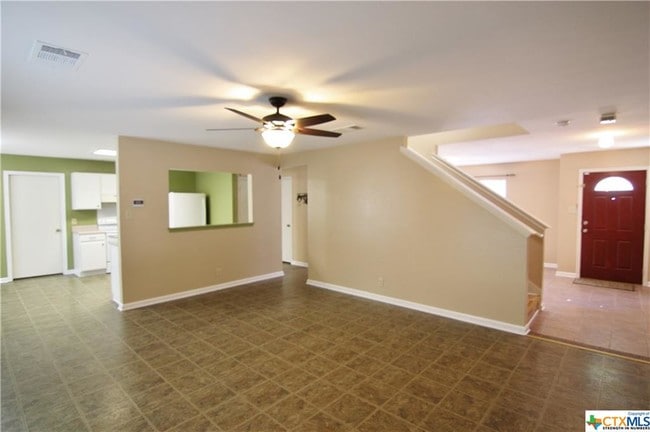 Building Photo - 1070 Stone Hollow