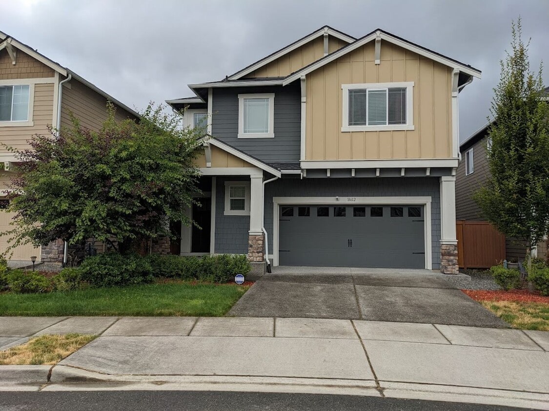 Primary Photo - North Creek 4 Bedroom Home
