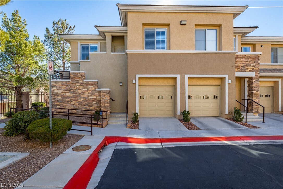 Primary Photo - 804 Peachy Canyon Cir