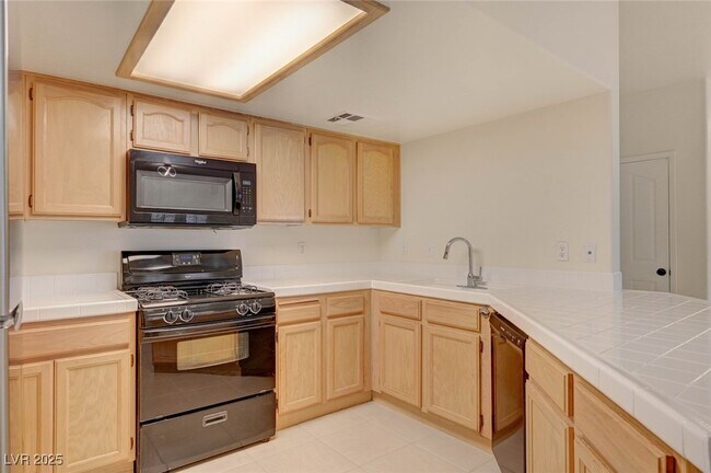 Foto del edificio - 8301 Boseck Dr