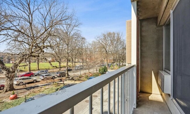 Photo - 800 4th St SW (Washington, DC) Townhome