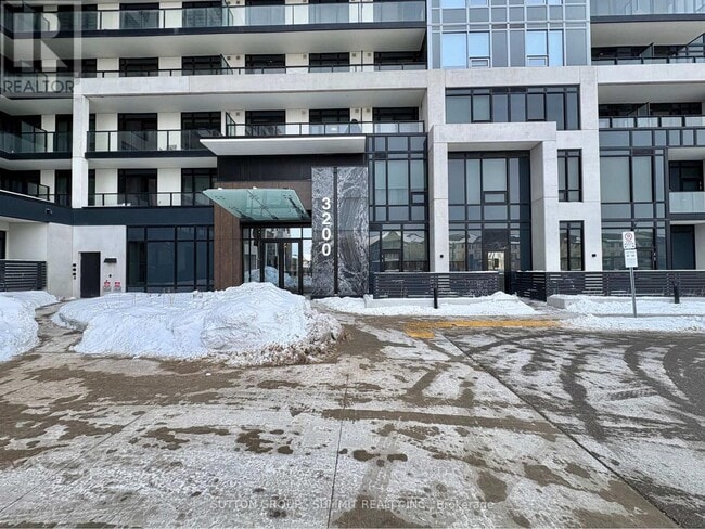 Photo du bâtiment - 3200 William Coltson Ave