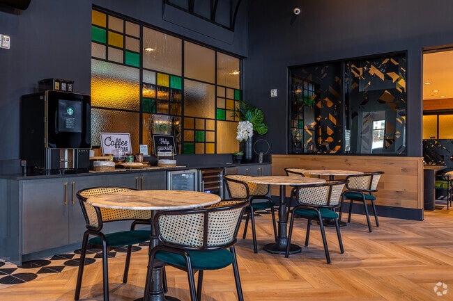 Coffee Bar & Lounge - Innova