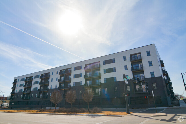 Building Photo - Union at Antelope Valley