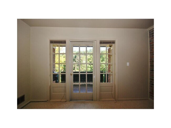 Foto del edificio - 930 Adam Dr