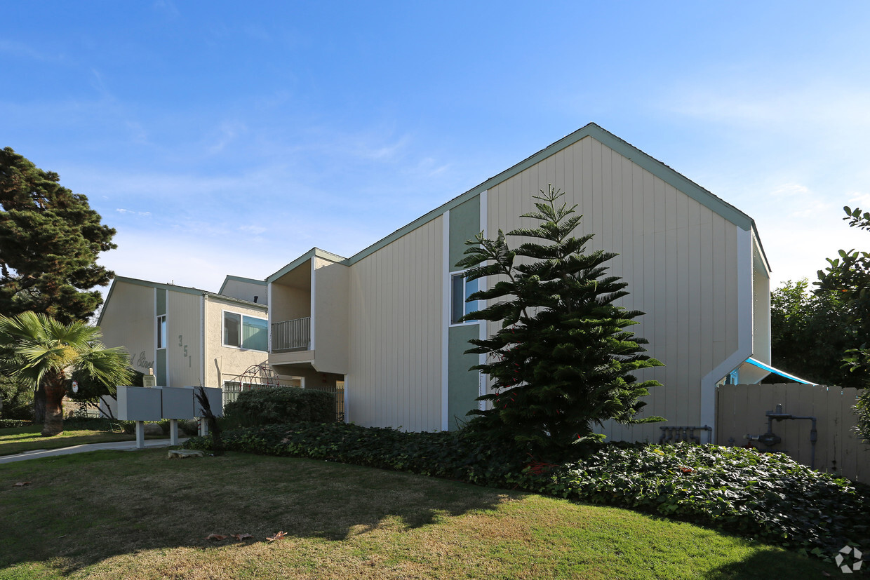 Building Photo - Carlsbad Pines Apartments