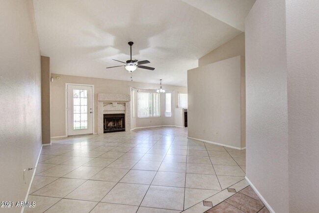 Building Photo - 4330 E Windmere Dr