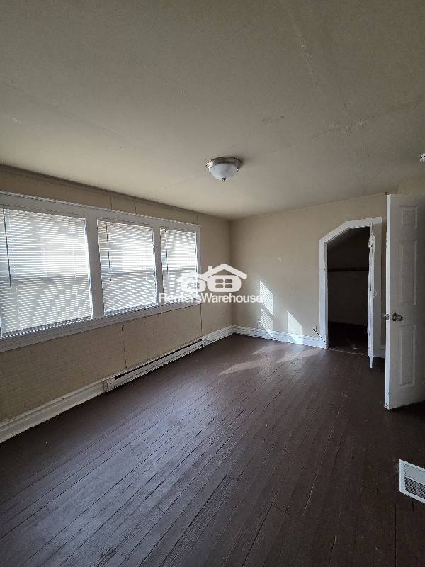 Building Photo - 8711 Alva Ave