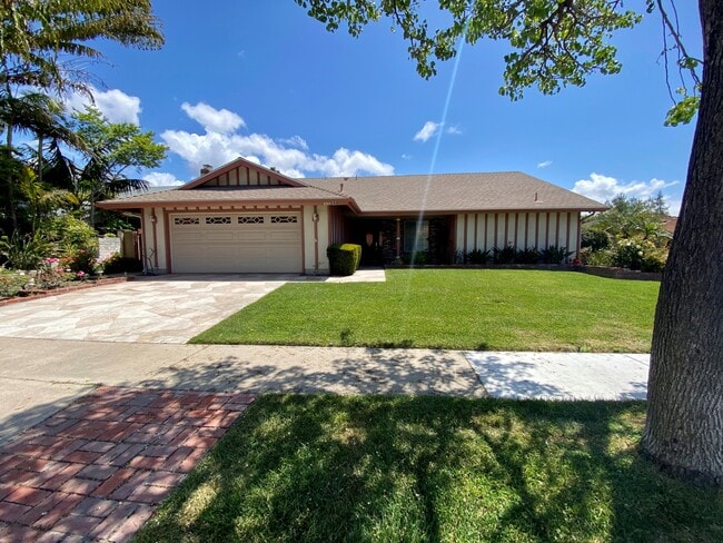 Building Photo - 11348 Barbi Ln