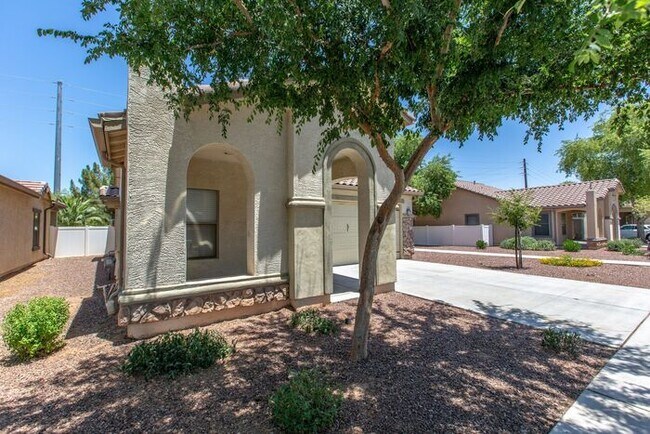 Building Photo - 3882 E Kent Ave