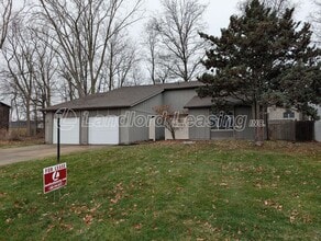 Building Photo - 2912 Forest Ln