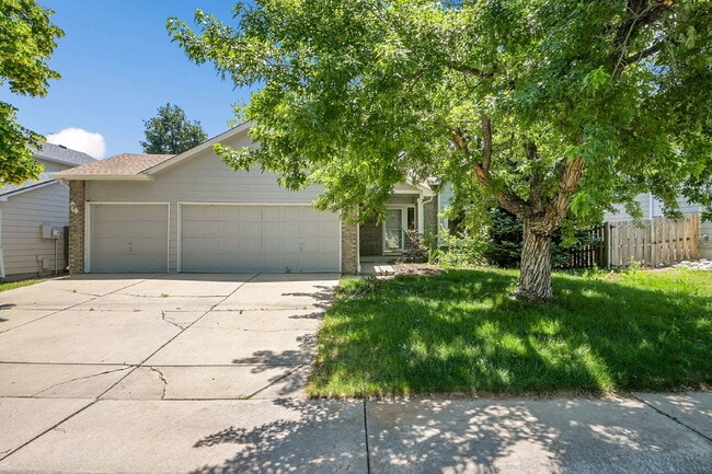 Building Photo - $3,050.00, 4 bed, 3 bath, located in Auror...
