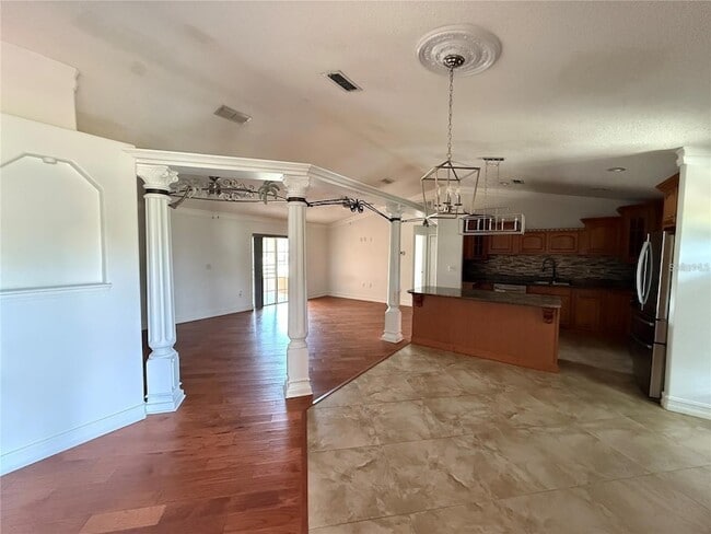 Building Photo - 3900 Oak Pointe Blvd
