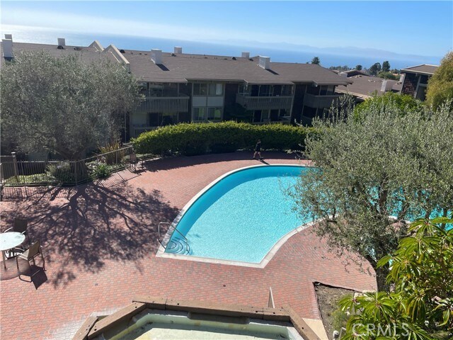 Foto del edificio - 6542 Ocean Crest Dr