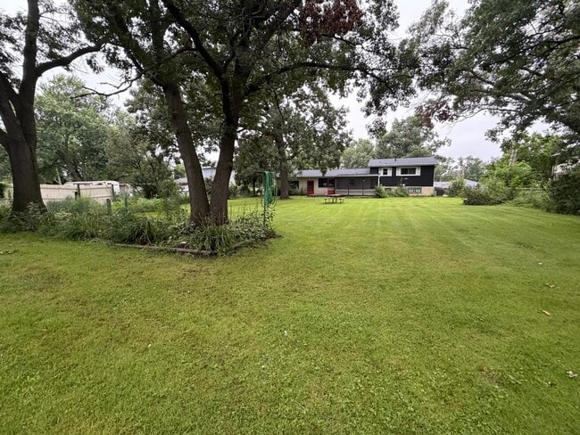 Building Photo - 12838 Artesian St