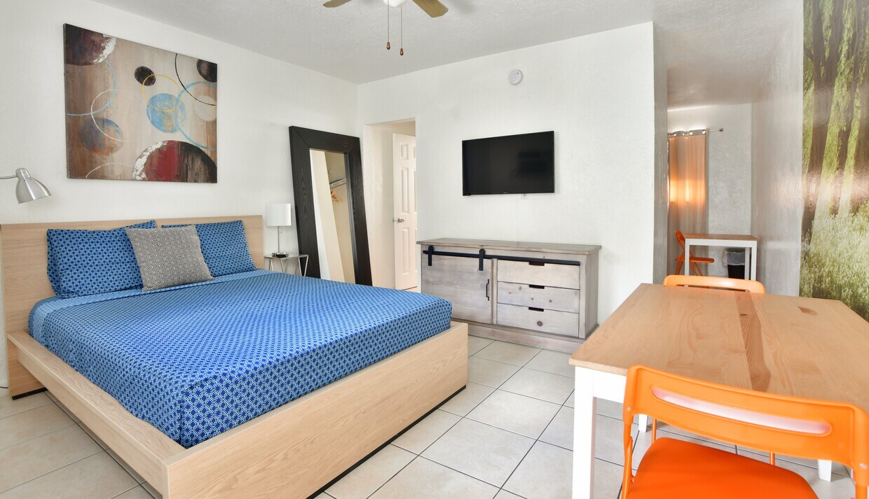 Foto principal - 153 NW 29th St