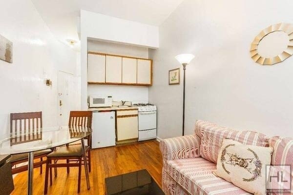 Foto del edificio - EAST 84 STREET
