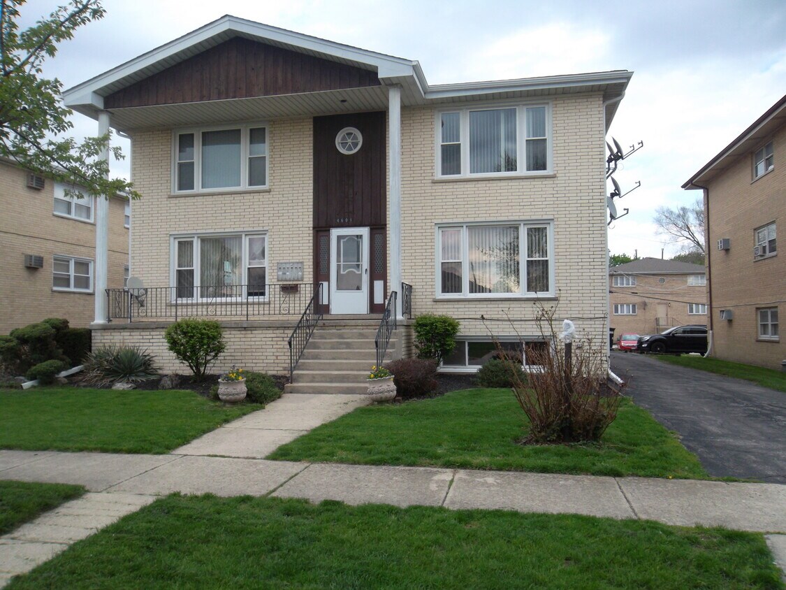 4601 Forest Ave Unit GARDEN, Brookfield, IL 60513 Condo for Rent in