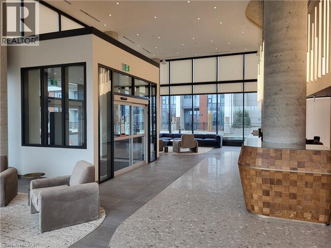 Building Photo - 25 Wellington St S