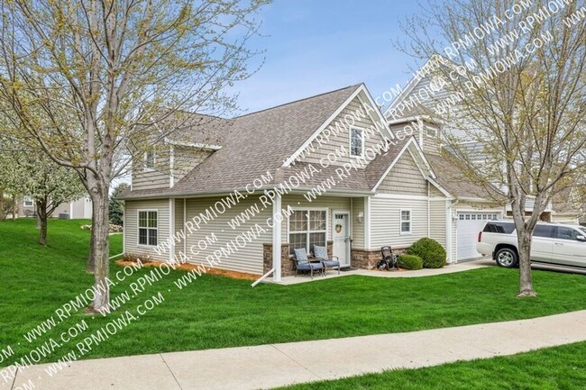 Building Photo - WAUKEE SCHOOLS!! 3 Bedroom, 2.5 Bath Townh...