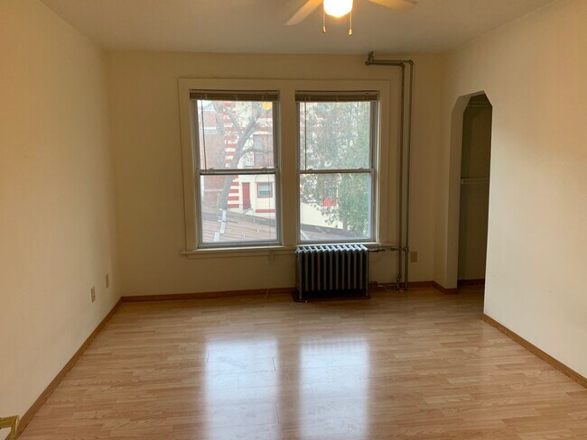 Foto del edificio - 635 Howard Pl
