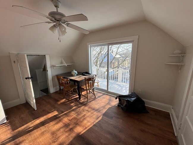 Foto del edificio - 21 Davis Rd