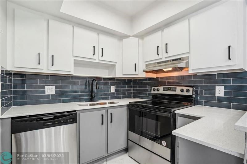 Foto principal - 3240 NW 84th Ave