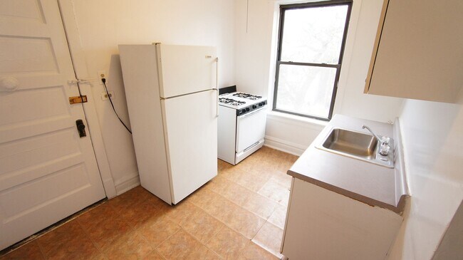 Foto del edificio - 2530 N Kedzie Blvd