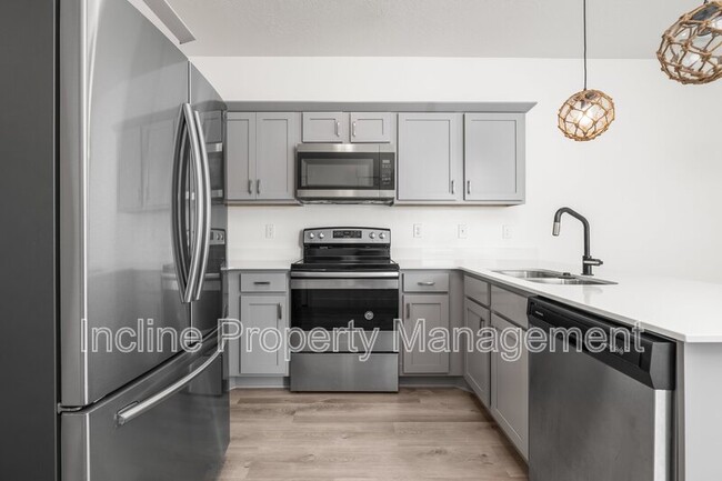 Building Photo - 547 N 360 W