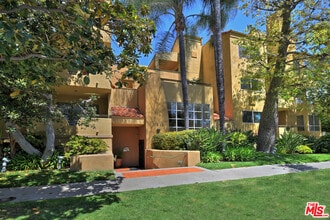 Building Photo - 12841 Bloomfield St