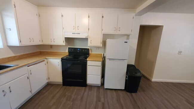 Foto del edificio - 2 Bedroom 1 Bath Duplex In Sierra Village ...