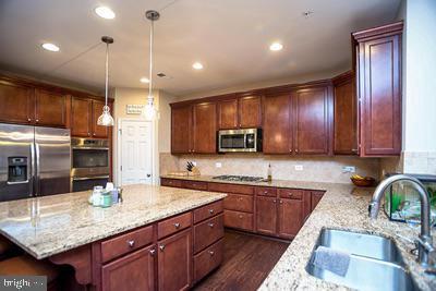 Building Photo - 8811 Helmsley Dr