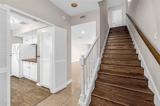 Foto del edificio - 2232 S Piney Point Rd