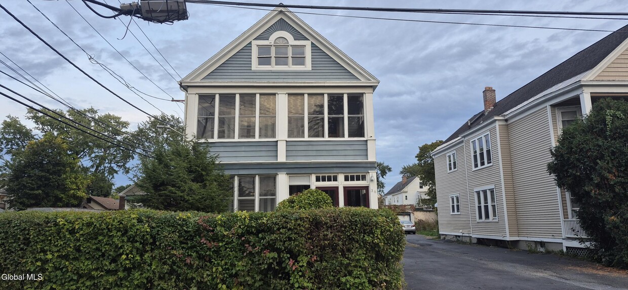 Primary Photo - 36 Harris Ave
