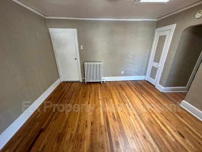 Foto del edificio - 114 Maple St NE