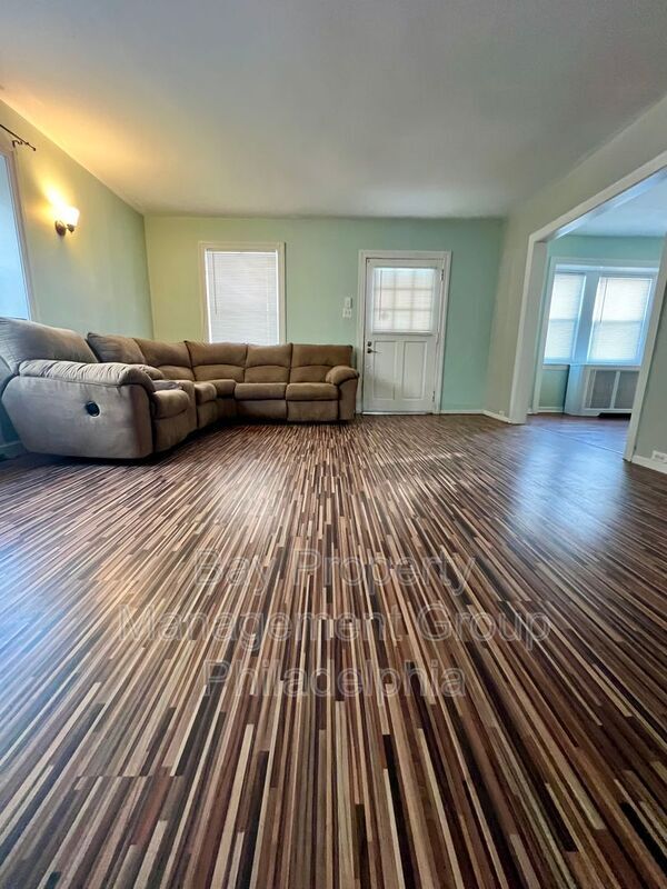 Foto del edificio - 7014 Hazel Ave