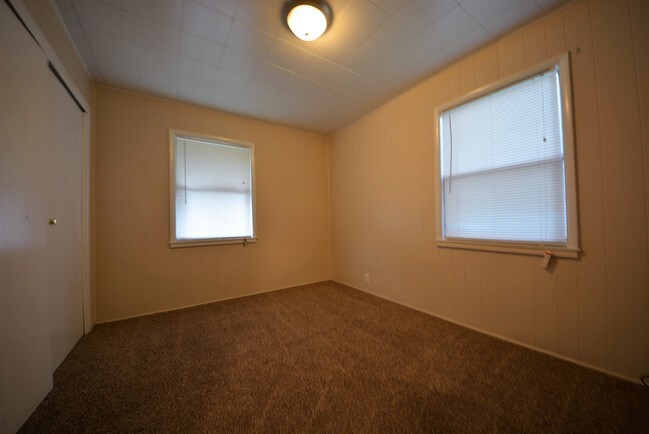 Building Photo - 6005 Elbrook Ave
